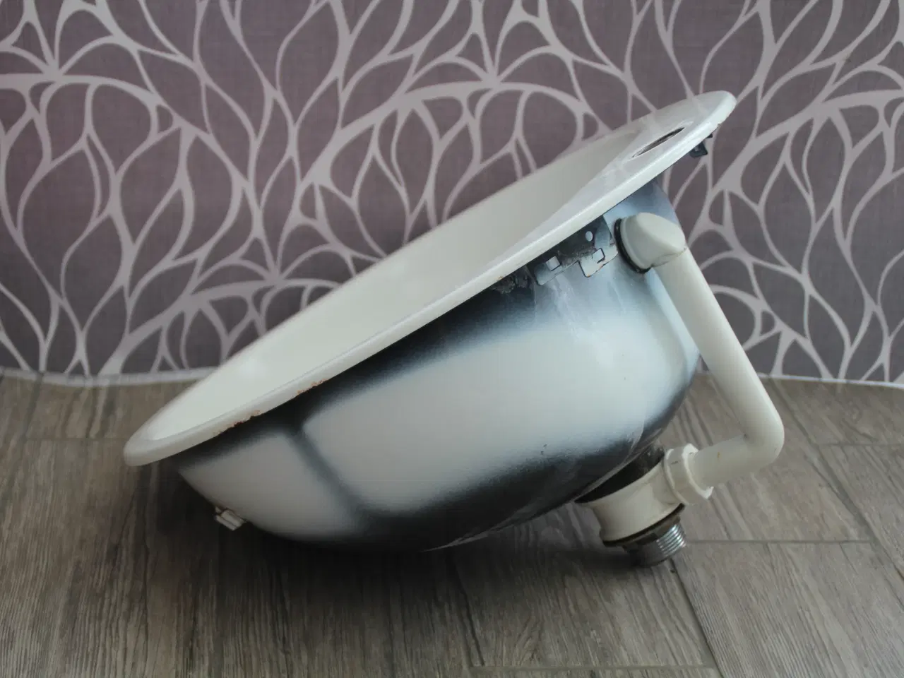 Billede 3 - Rund emalje vask hvid.