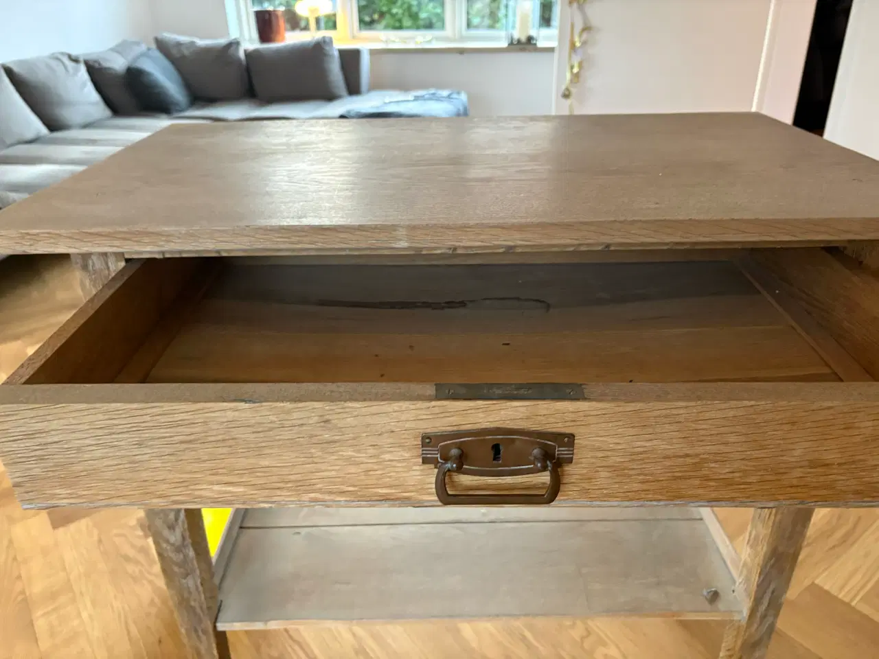 Billede 2 - Fint gammeldags bord med skuffw