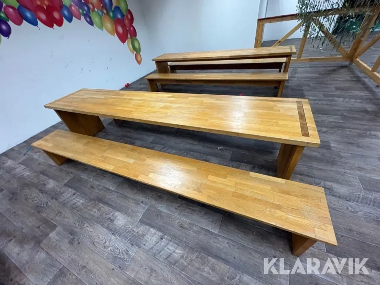 Billede 12 - Bordebænkesæt og indhegning