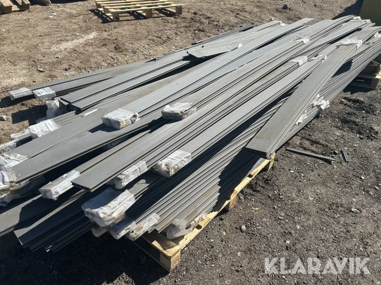 Billede 1 - Terrassebrædder komposit grå cirka 160 styk 2 sortering