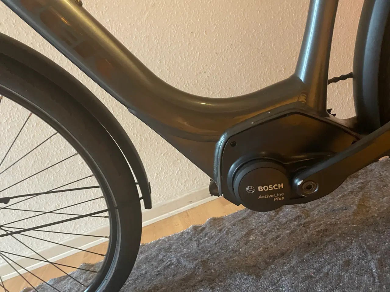 Billede 7 - Elcykel Trek District+ 1C - Grey L (500Wh) 