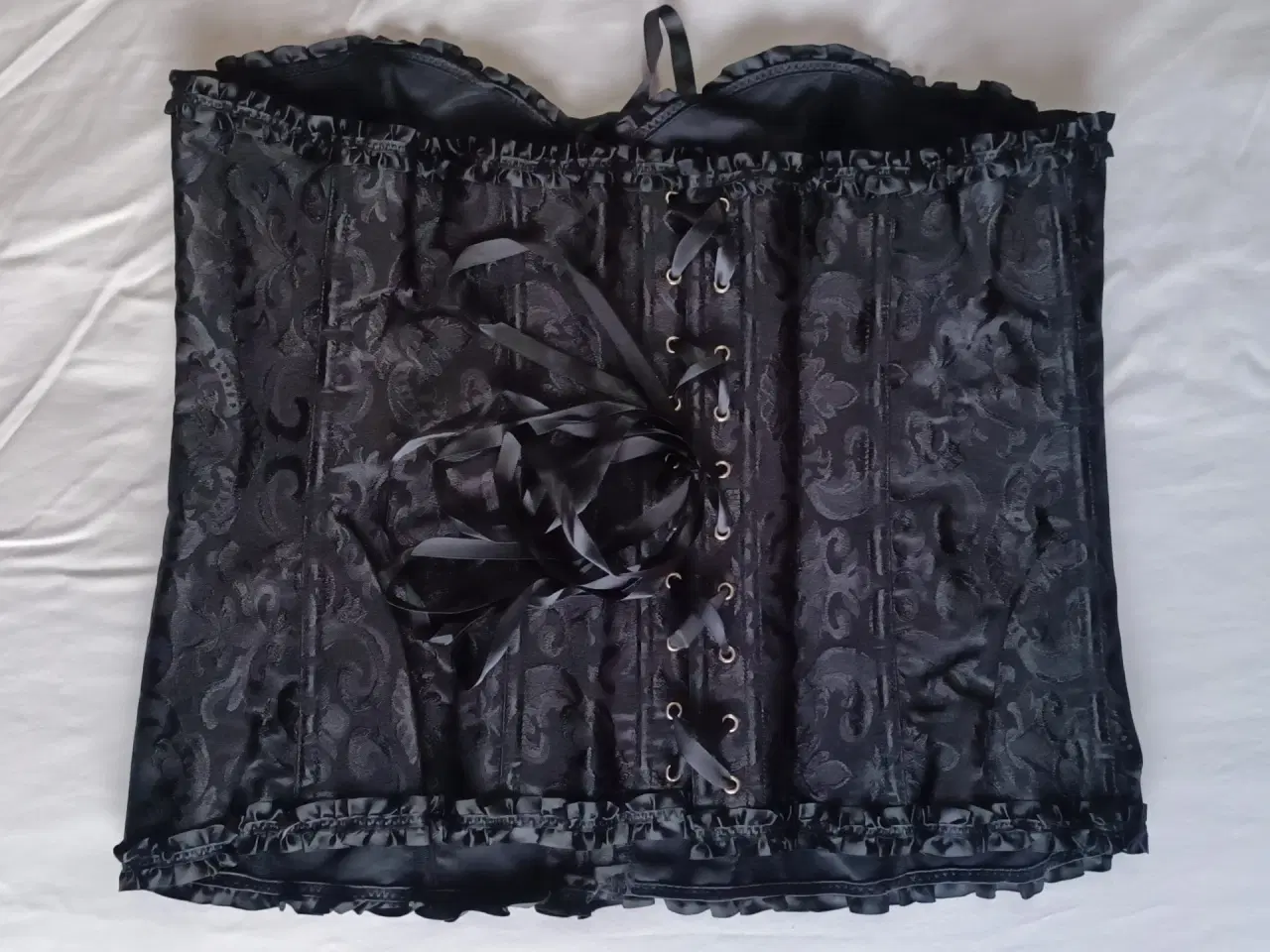 Billede 2 - Sort brokade korset