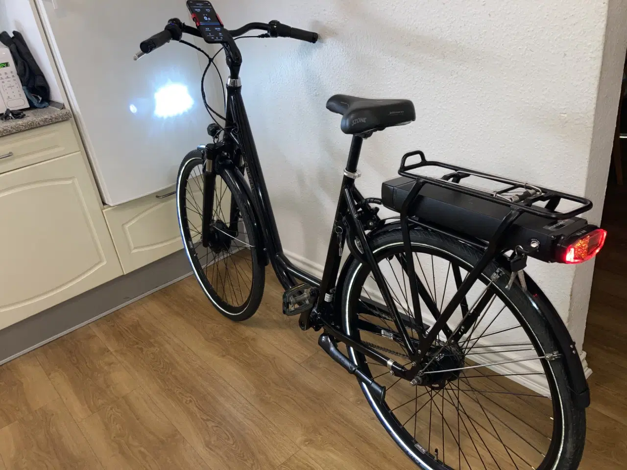 Billede 5 - flot ebsen dame elcykel 28"  7 gear. 