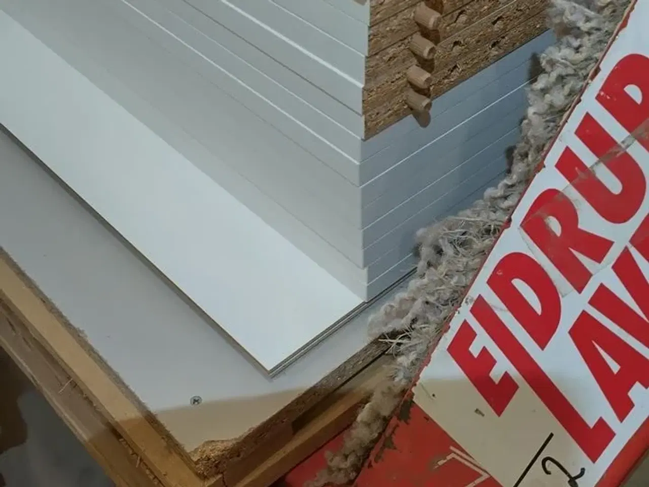 Billede 9 - 4 stk. usamlet højskabe H: 195,2 x B: 50 x D: 34,0 med låge og 16 hylder