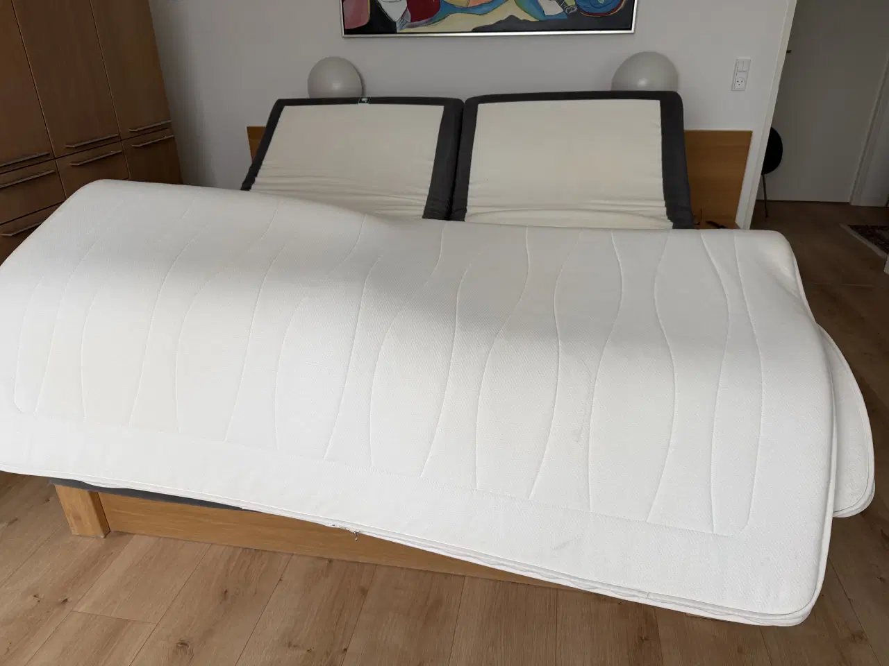 Billede 2 - Pæn og velholdt seng