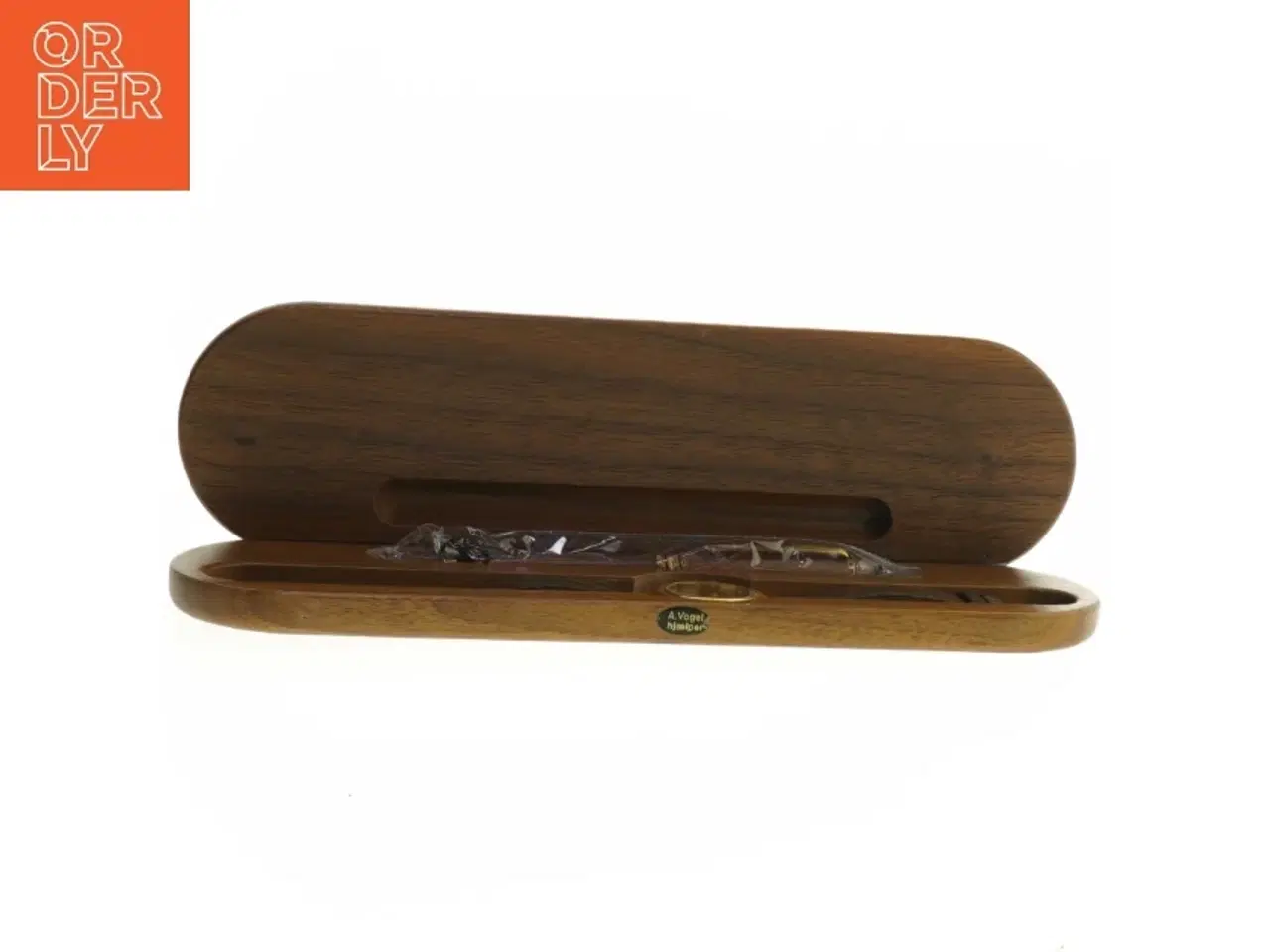 Billede 2 - Ur og fyldpen i træ etui fra Quartz (str. Ø. 3,4 cm)
