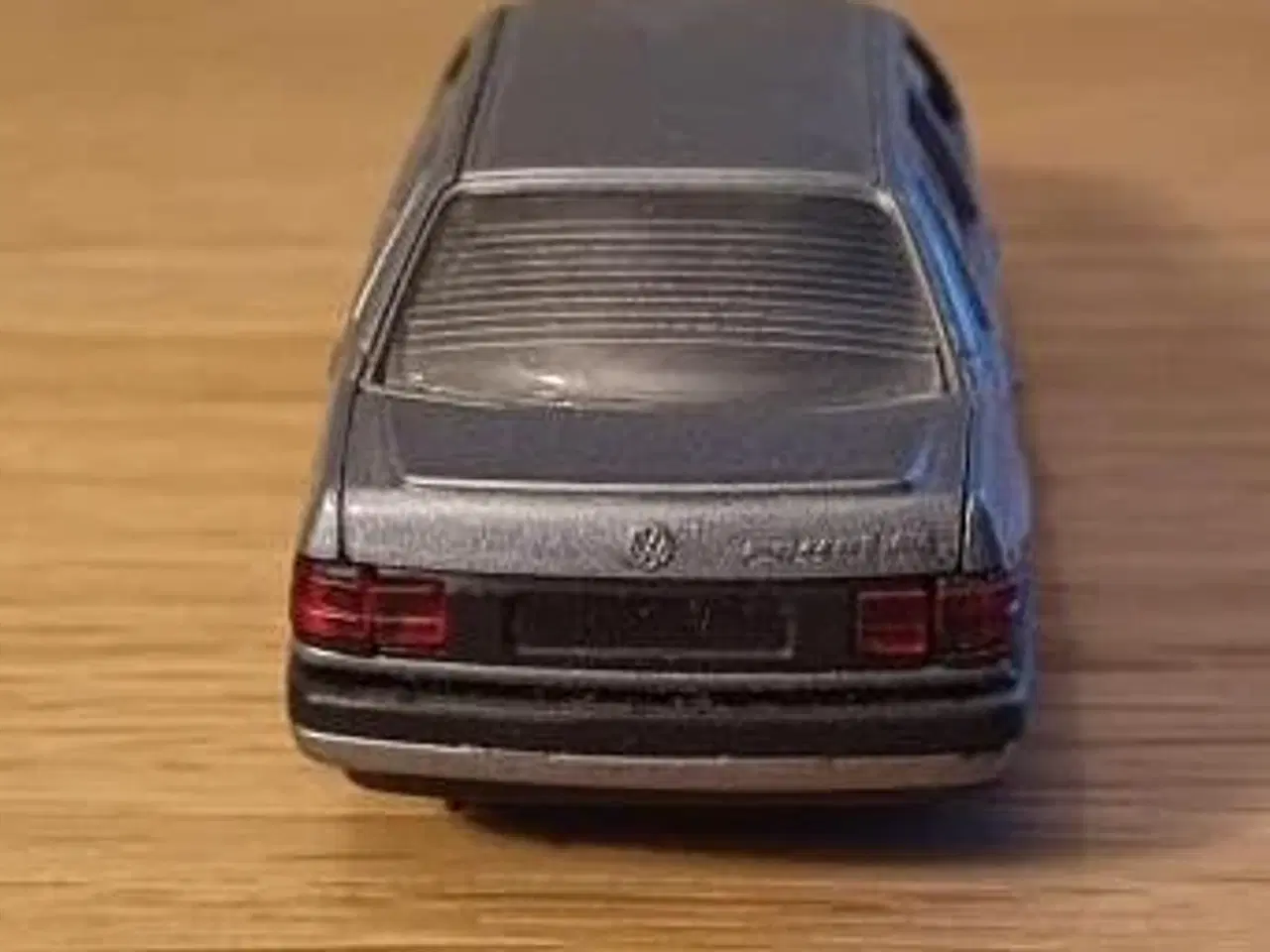 Billede 4 - VW Passat (Model 1988), 1/43