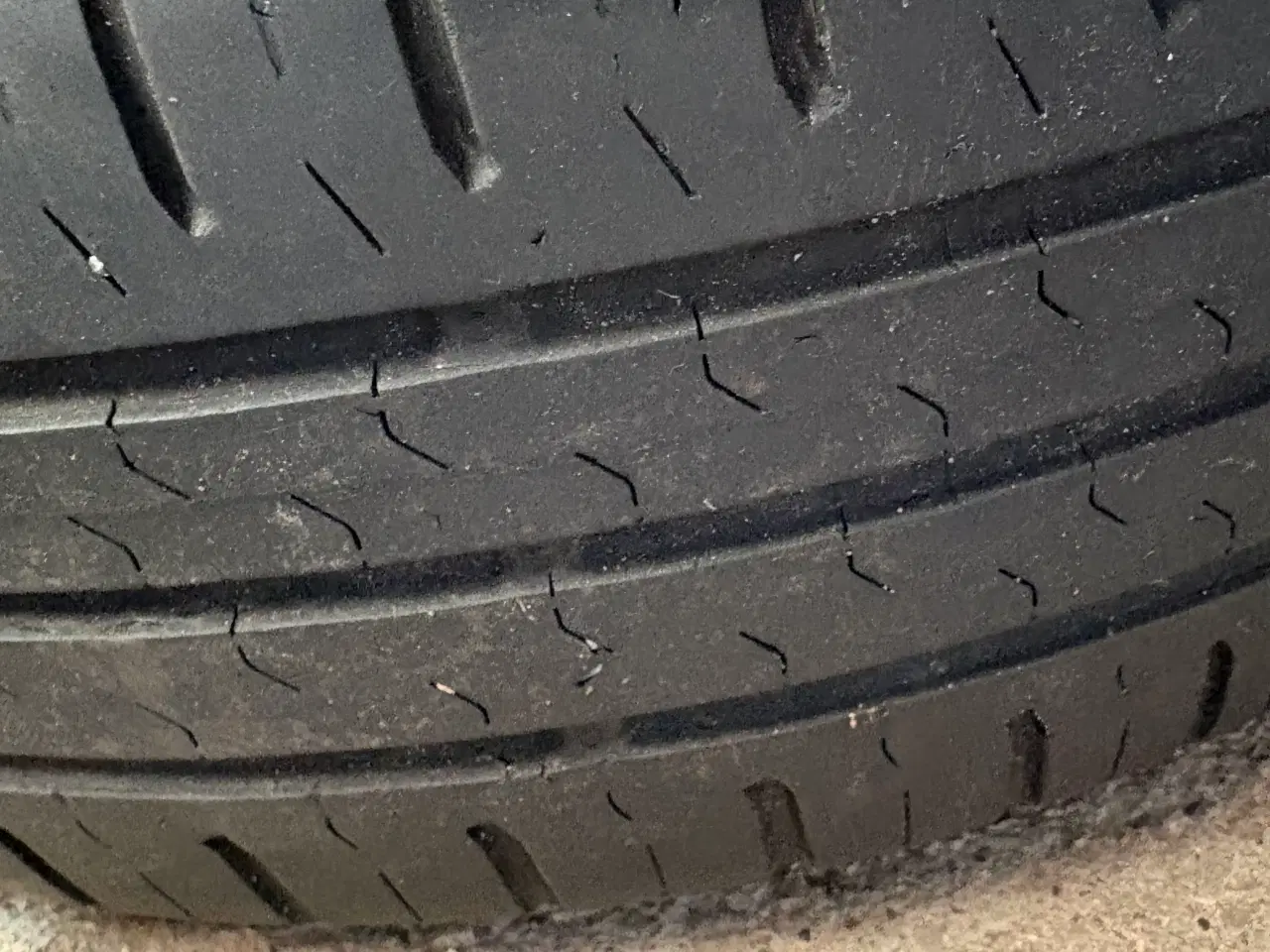 Billede 4 - Sommerdæk på alufælge 