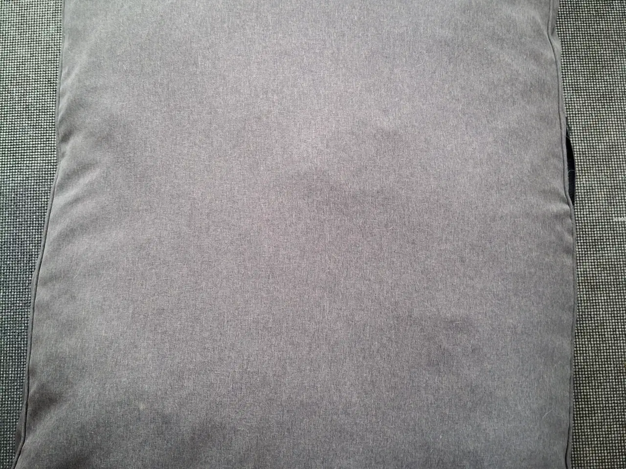 Billede 2 - Stor lækker hundepude sælges.