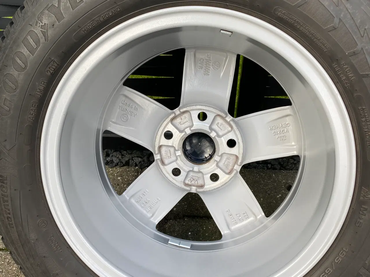 Billede 4 - Vinterdæk på ALU-fælge