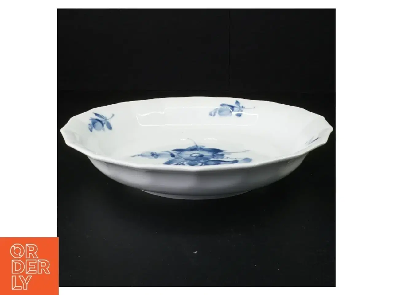 Billede 1 - 8529-10 Kagefad, rundt 27 cm Kongelig Dansk Porcelæn Blå Blomst Kantet fra Royal Copenhagen (str. 26 x 5 cm)