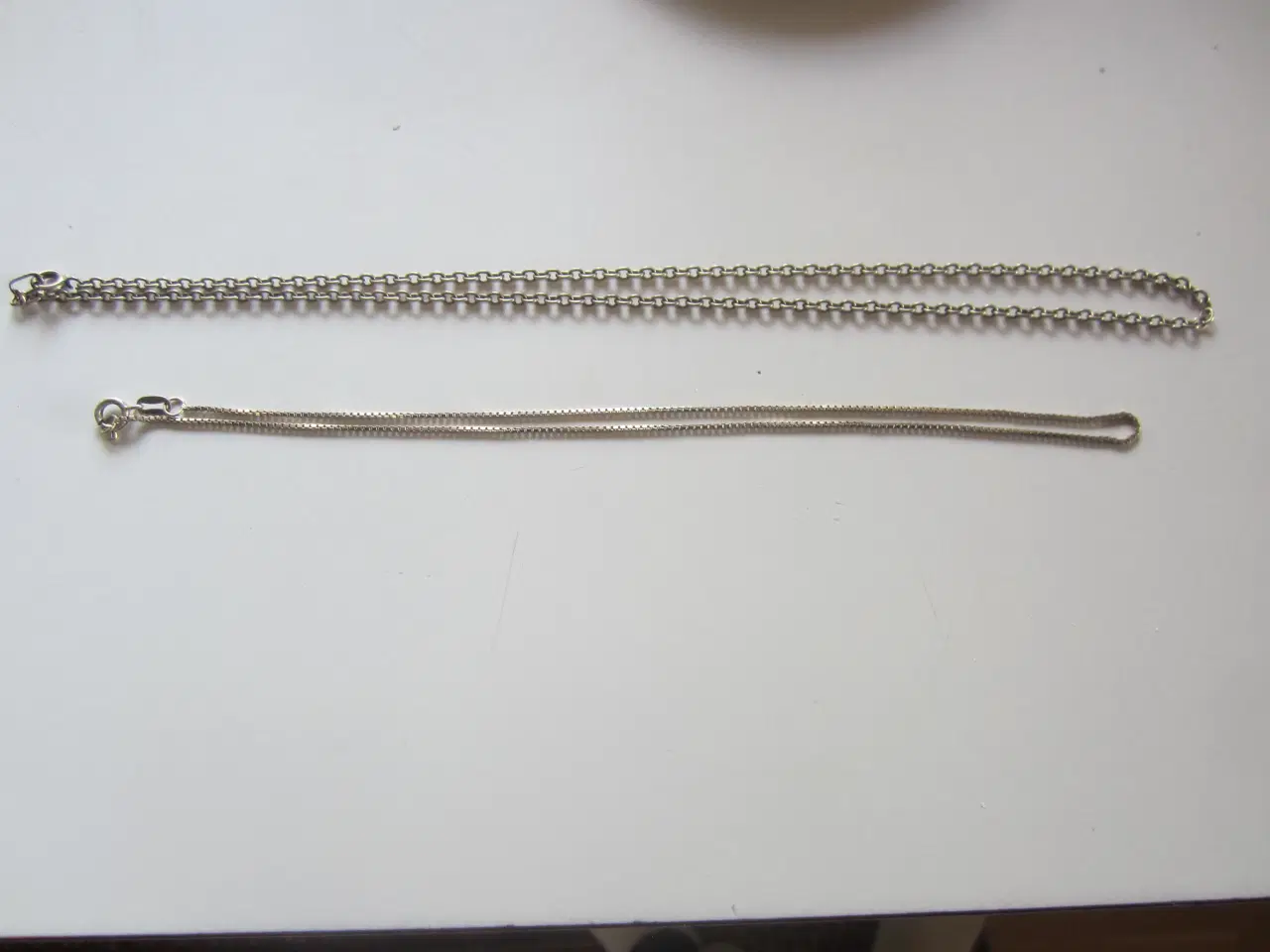 Billede 1 - 2 sølvkæder 42 og 35,5 cm cm i længden  pr stk