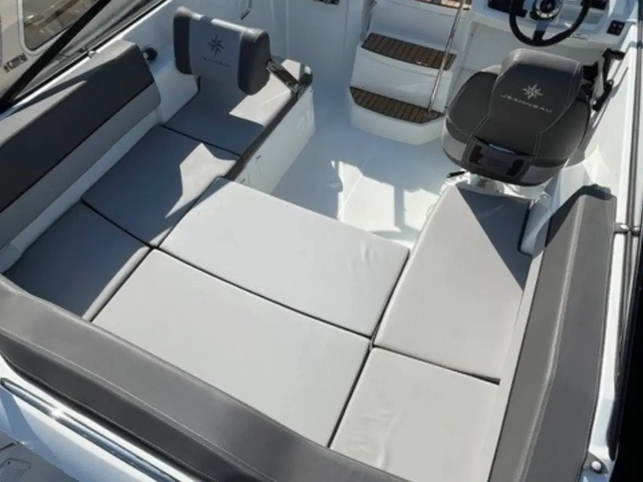 Billede 6 - Jeanneau 6.5 DC - 175 HK Yamaha/Udstyr