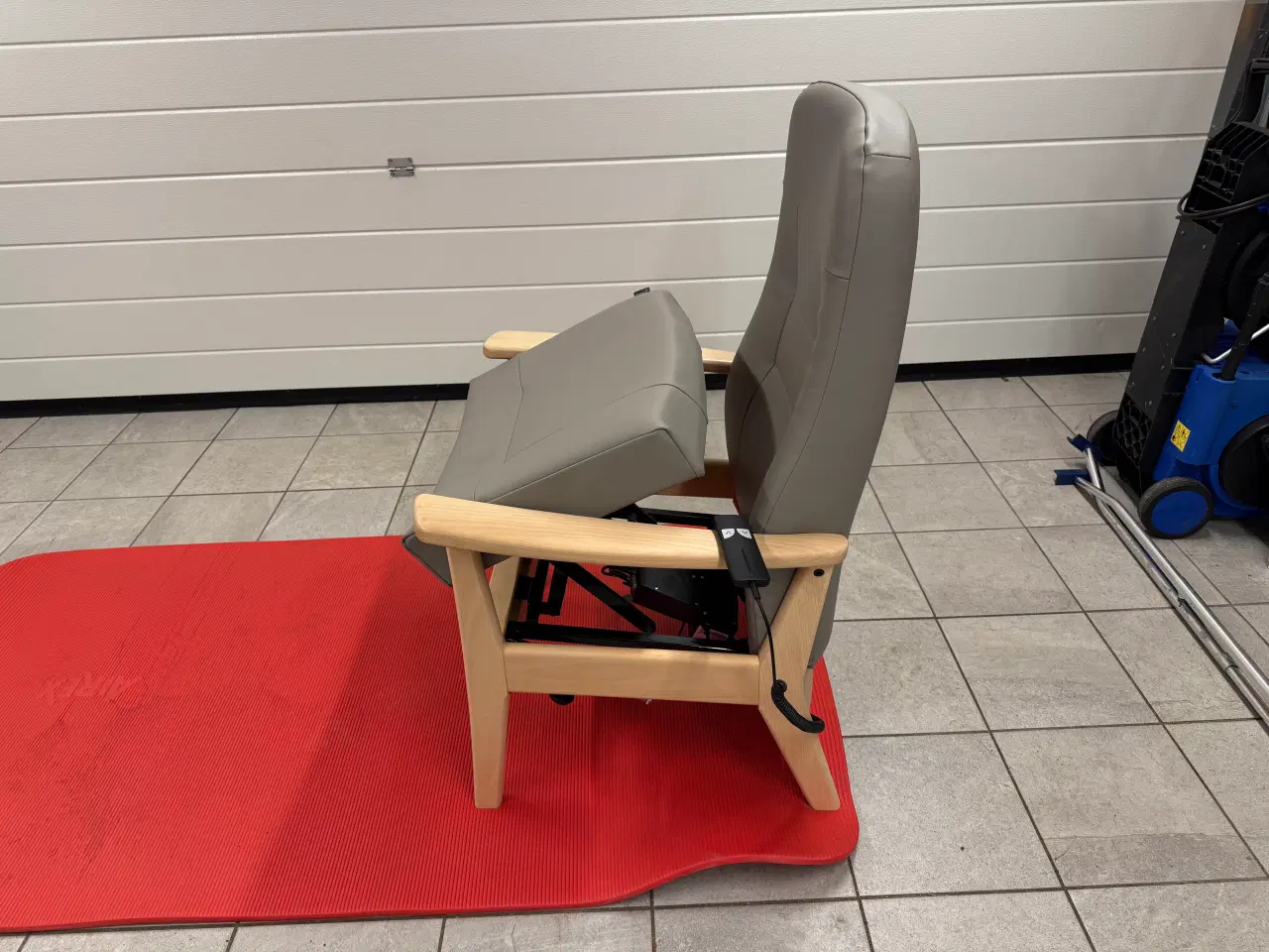 Billede 5 - Farstrup hvilestole med sædeløft model 5920