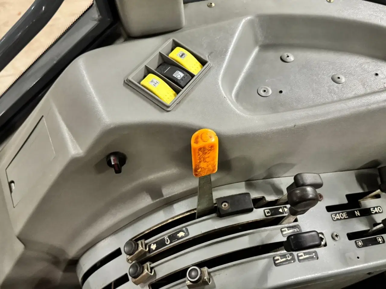 Billede 13 - Massey Ferguson 4225 Med læsser