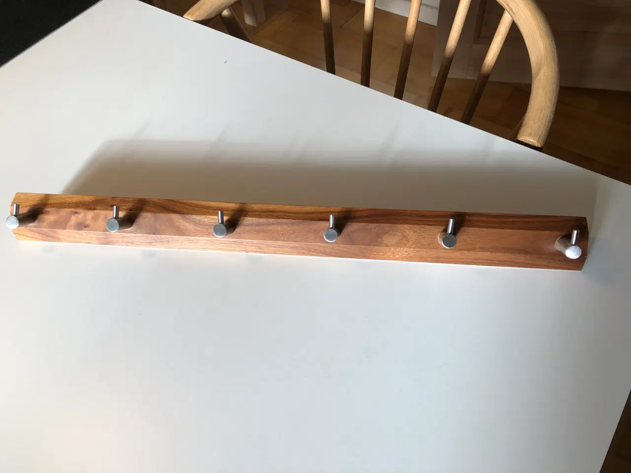 Billede 1 - Knagerække i træ