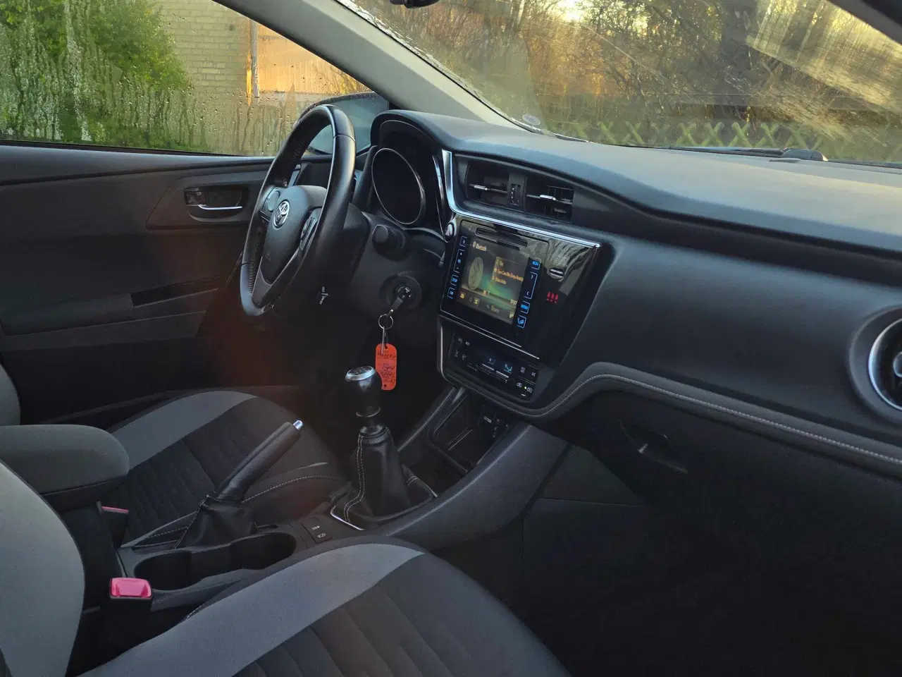 Billede 6 - Toyota Auris 1.2 Benzin 2016 en Ejer