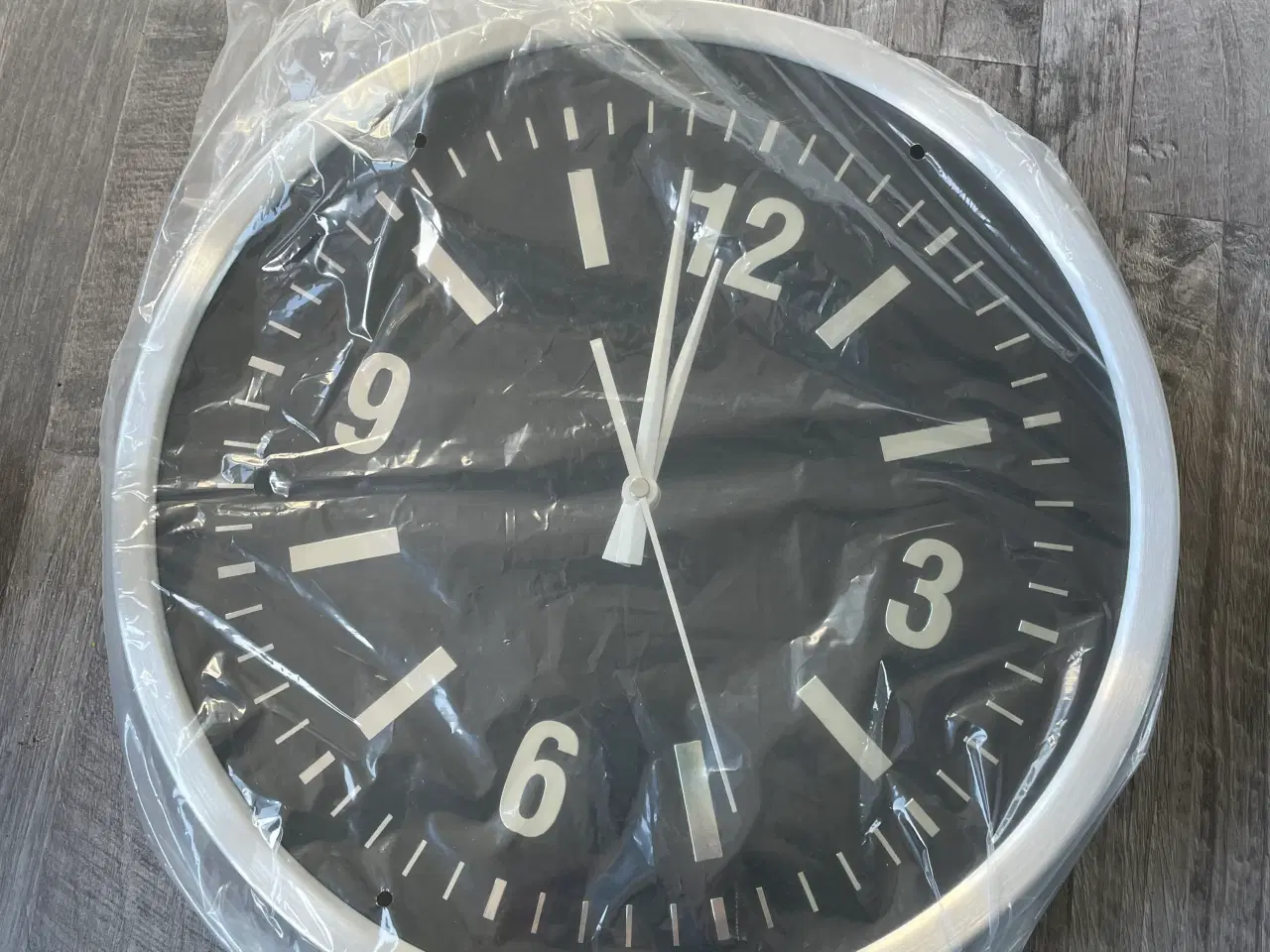 Billede 3 - vægur med indbygget sikkerhedskamera og mikro SD