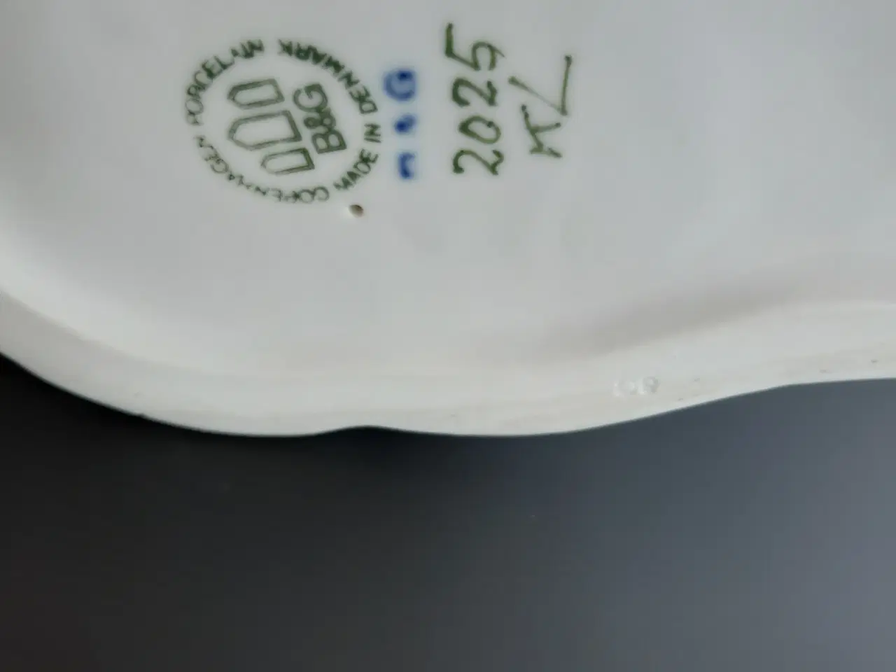 Billede 1 - B&G Figur Nr 2025 Fiskerfamilie 