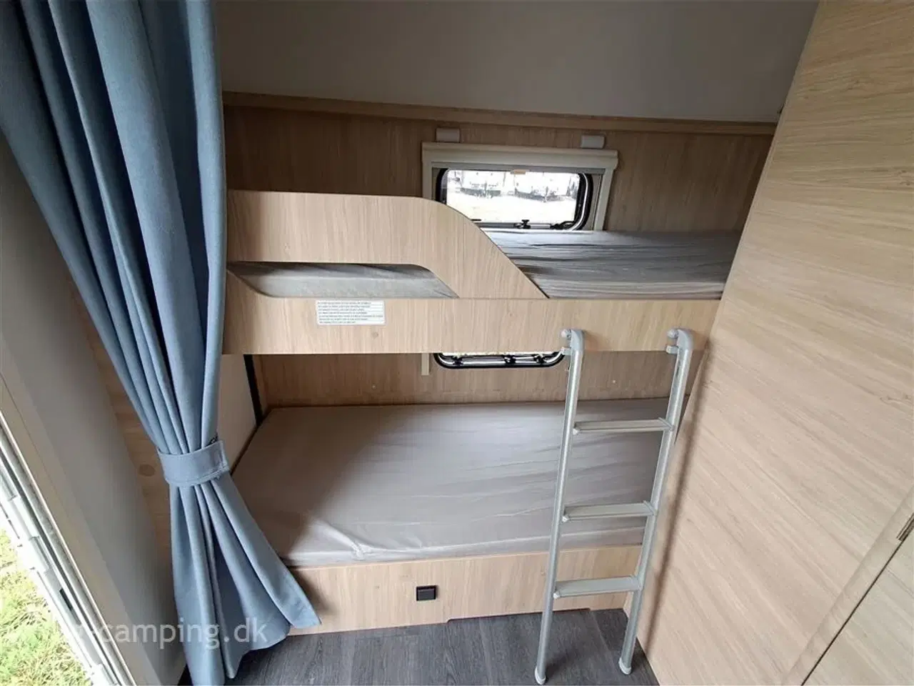 Billede 4 - 2022 - Caravelair ALBA 486 style   Velholdt familievogn med 2 køjer fuldautomatisk mover og posemarkise