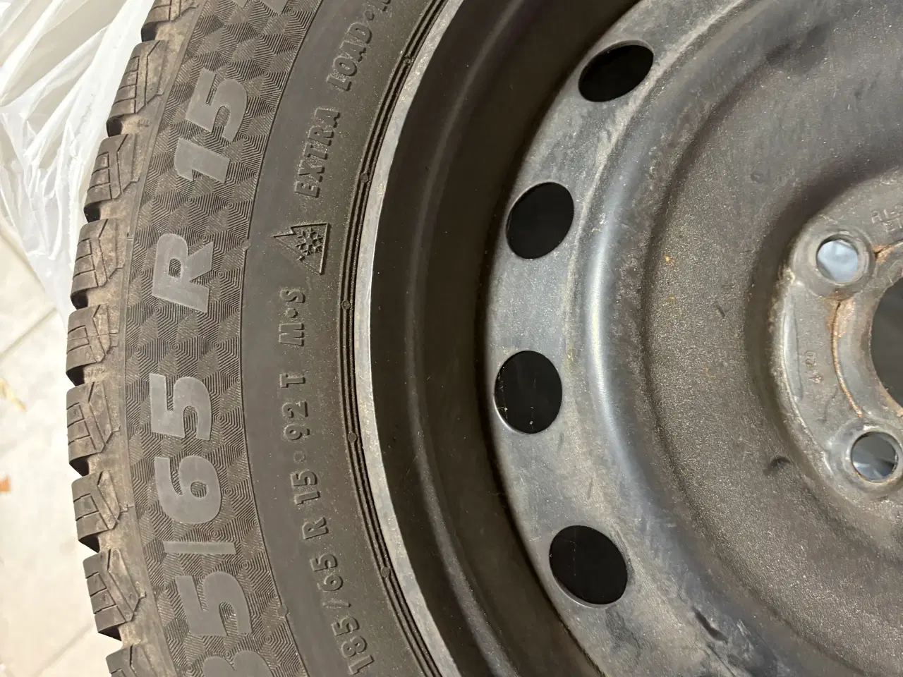 Billede 1 - 185/65 R15– 2xSportiva(8 mm) + 2xConti winter(5mm)