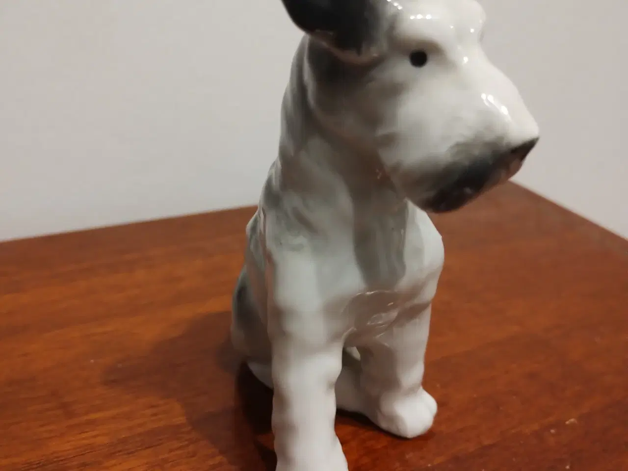 Billede 2 - Fin porcelæns hund