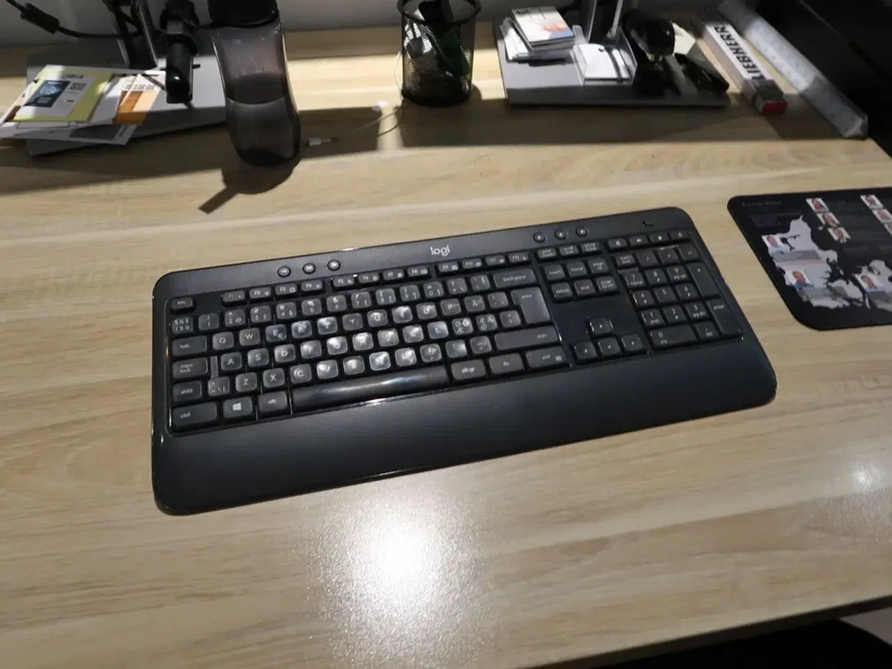Billede 2 - 2 stk. computerskærme HP E234i med tastatur og dockingstation