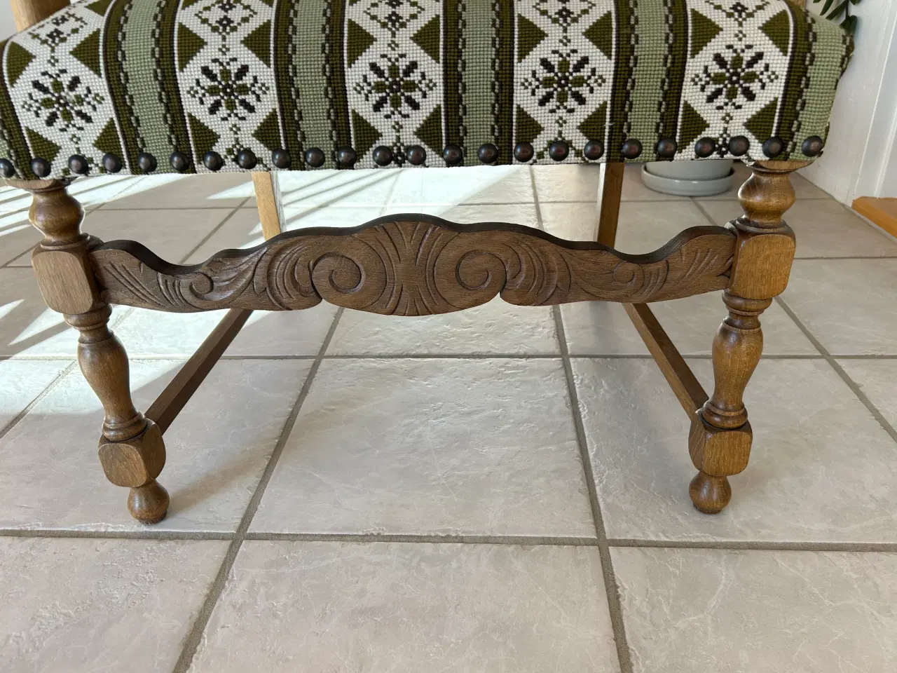 Billede 3 - Håndbroderet stol 