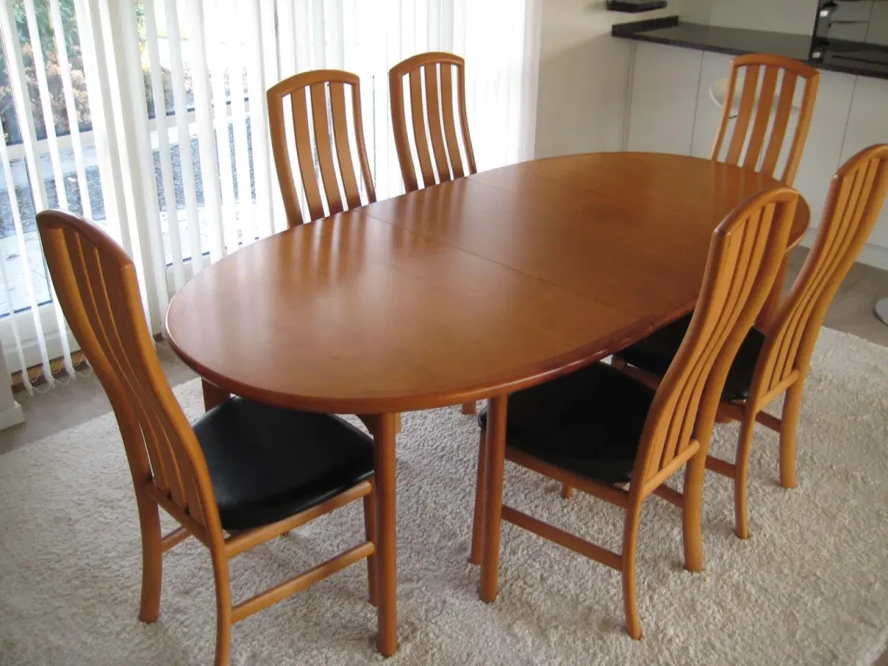 Billede 5 - Skovby Spisebord med 6 stole