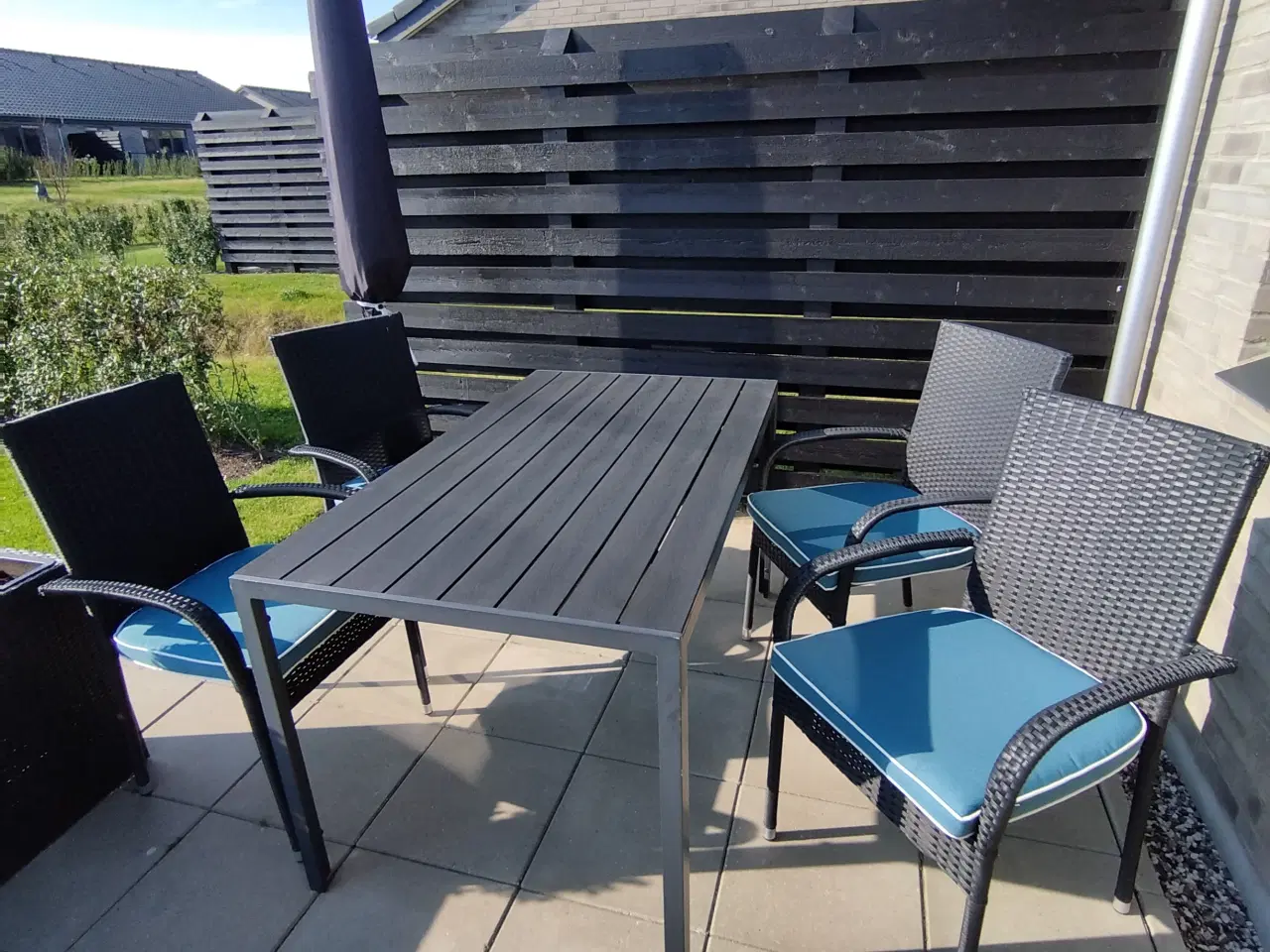 Billede 2 - Havebord + 4 rattan havestole