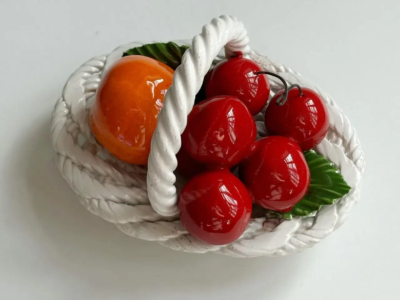 Billede 4 - Frugtkurv m appelsin og kirsebær