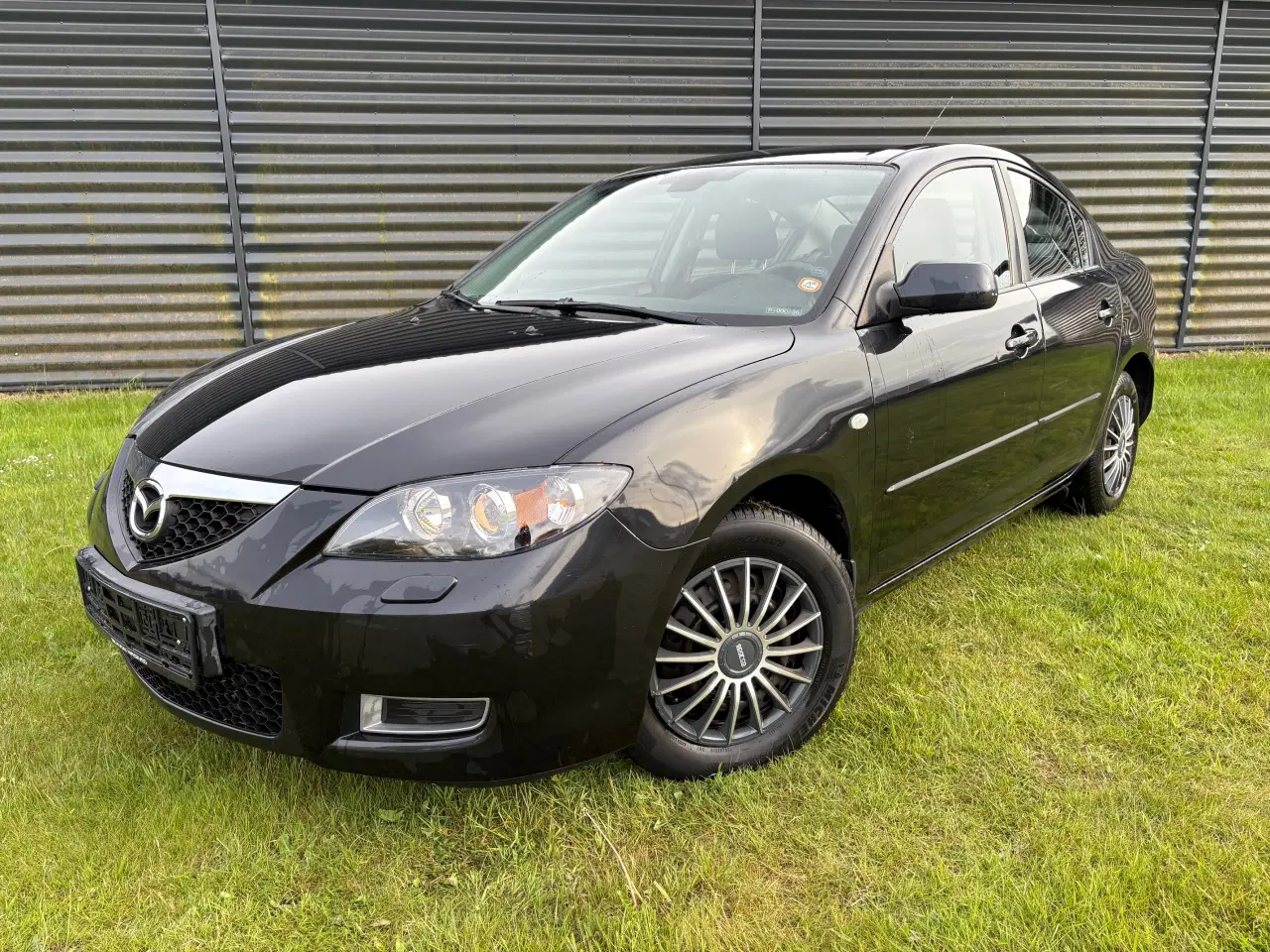 Billede 3 - Mazda 3 1,6 Sedan 105 HK - Kun kørt 128.000 km...