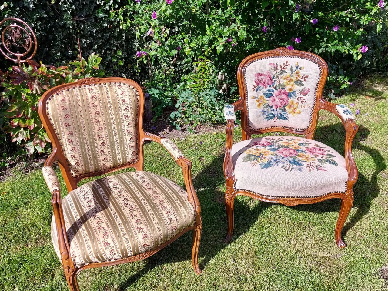 Billede 1 - to gamle stole