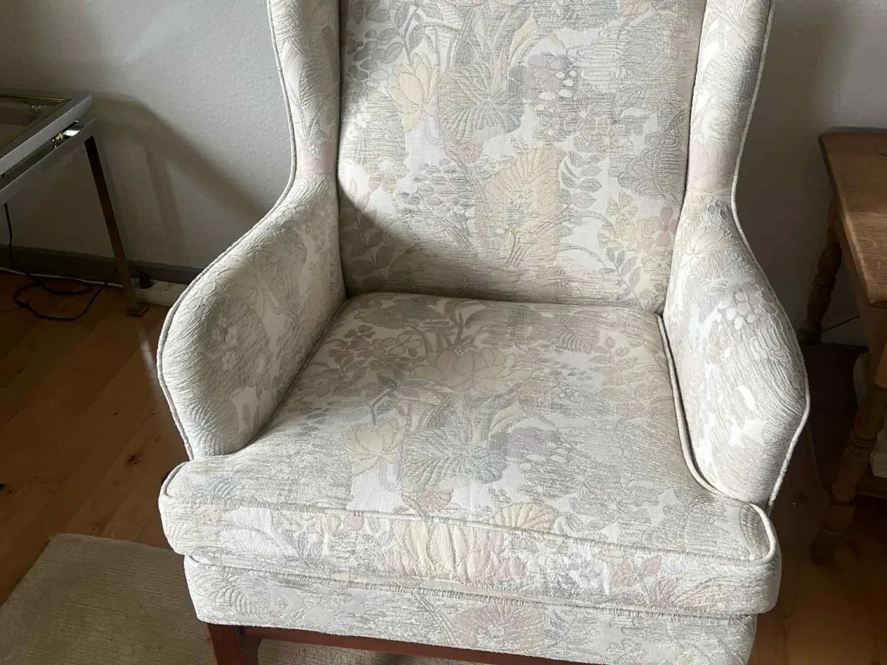 Billede 8 - Espe møbler: Sofa, 2 lænestole, sofabord+lampebord