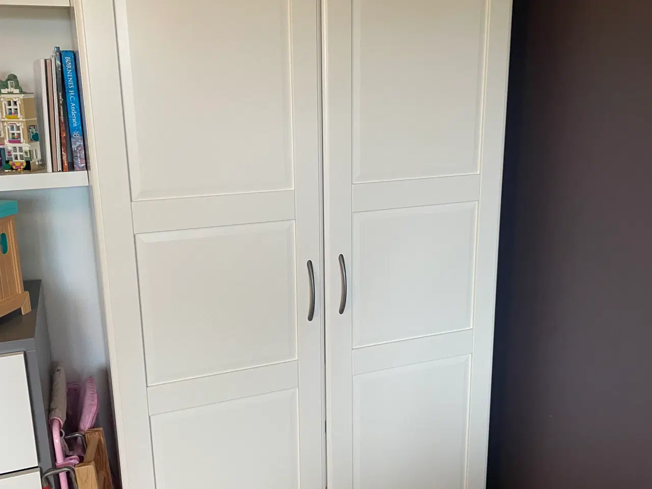 Billede 1 - Ikea skab med to døre