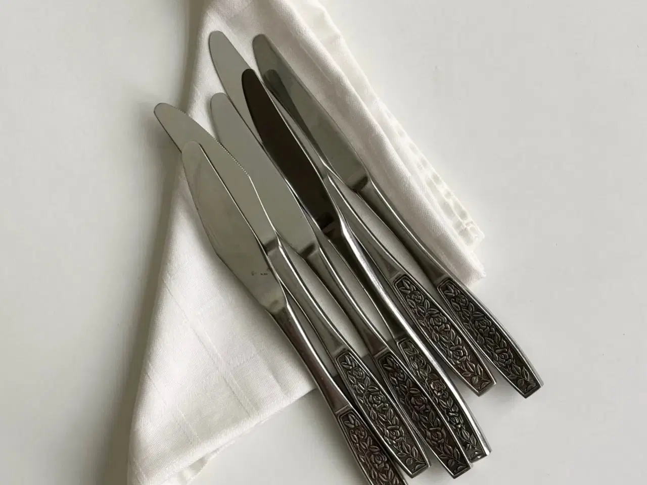 Billede 1 - Lundtofte Rose Petite knive, 6 stk samlet