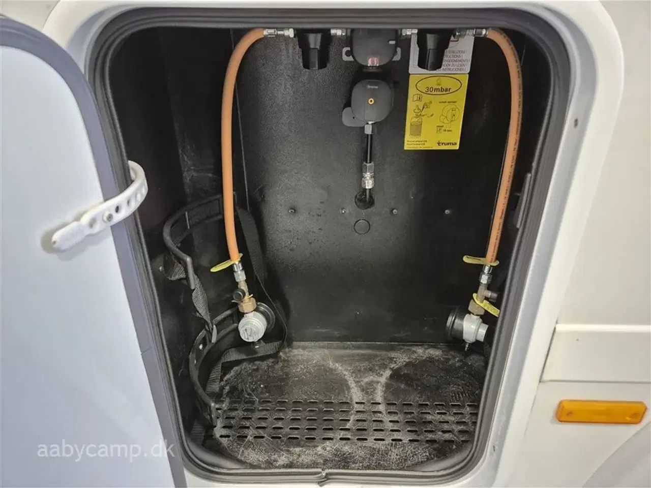 Billede 23 - 2022 - Laika Ecovip 3019 Automatgear. Solceller. 200Ah lithium batteri. 2000W inverter. A/C. udvendigt gas og bruseudtag. Markise. Plisse i front og side ruder. Anntex topmadras undervognsbehandlet. kan vejes op til 3650 Kg.