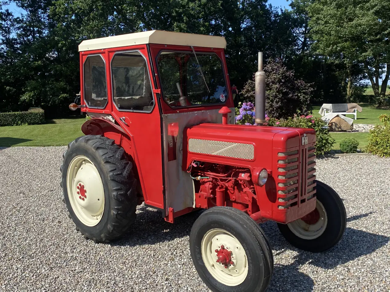 Billede 1 - Veterantraktor - IH B275 - benzin