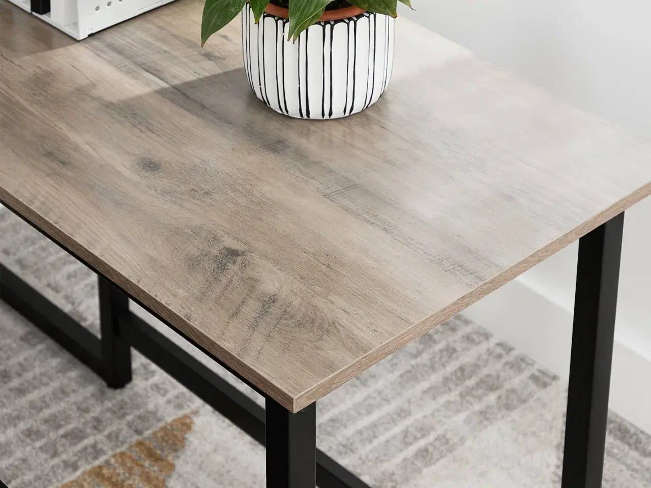 Billede 5 - Skrivebord i L‑form med monitorhylde, greige/sort