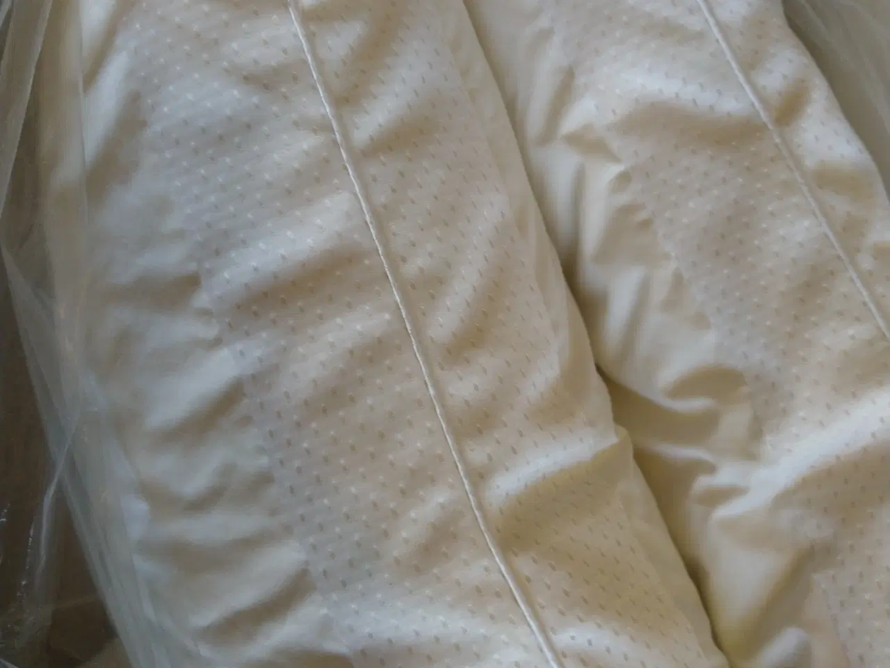 Billede 4 - Moskus dunpude - mellem (60 x 63 cm) 4 stk