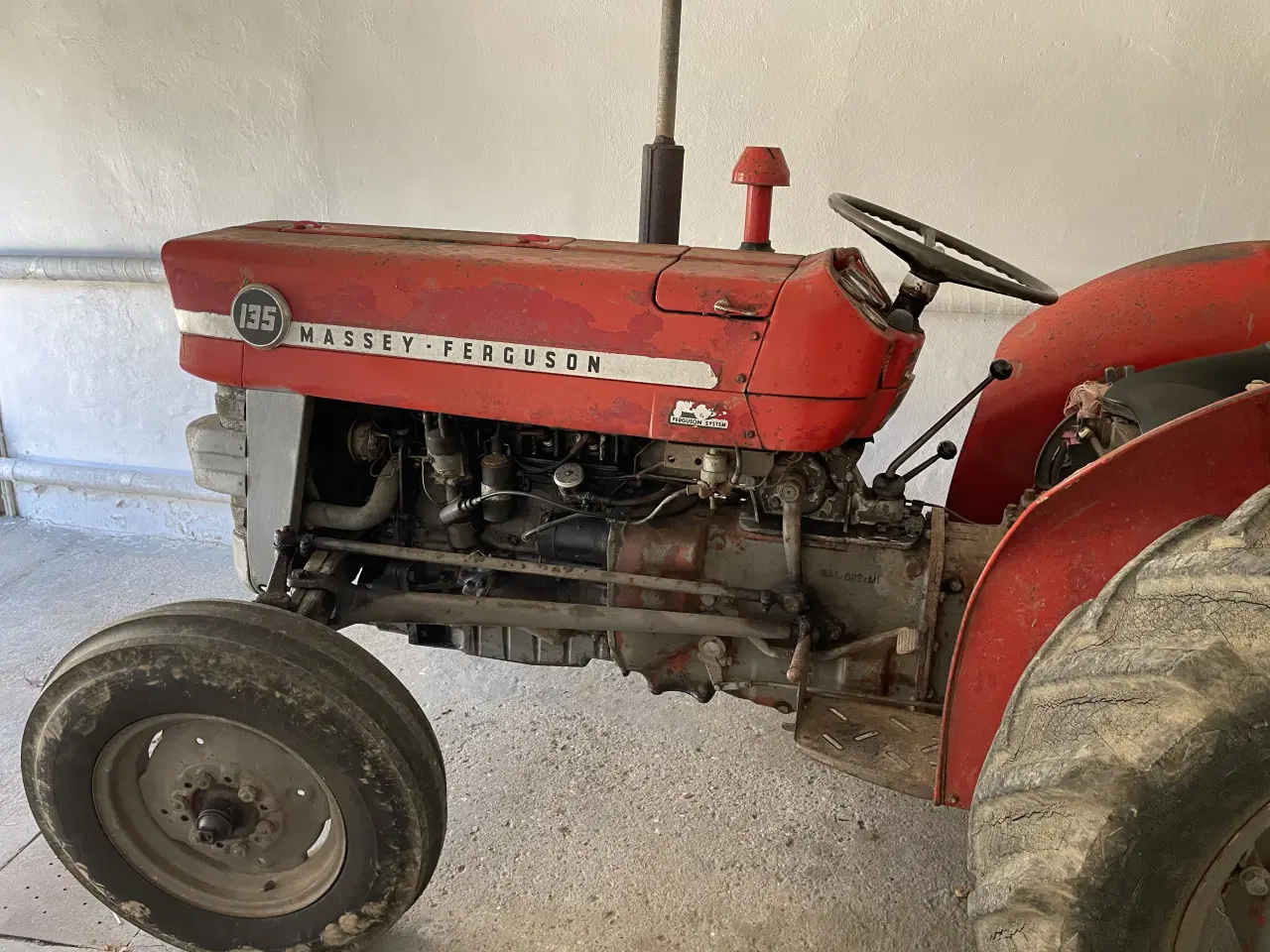 Billede 4 - Rød Massey Ferguson 135 - 1975 - Benzin