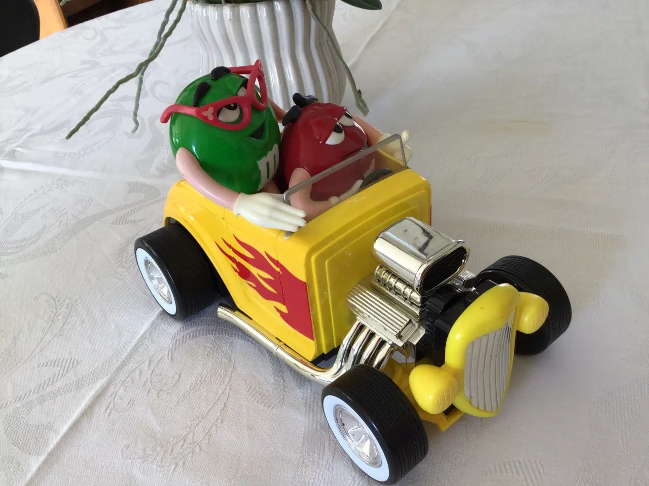 Billede 3 - M&M bil med chokoladedispenser