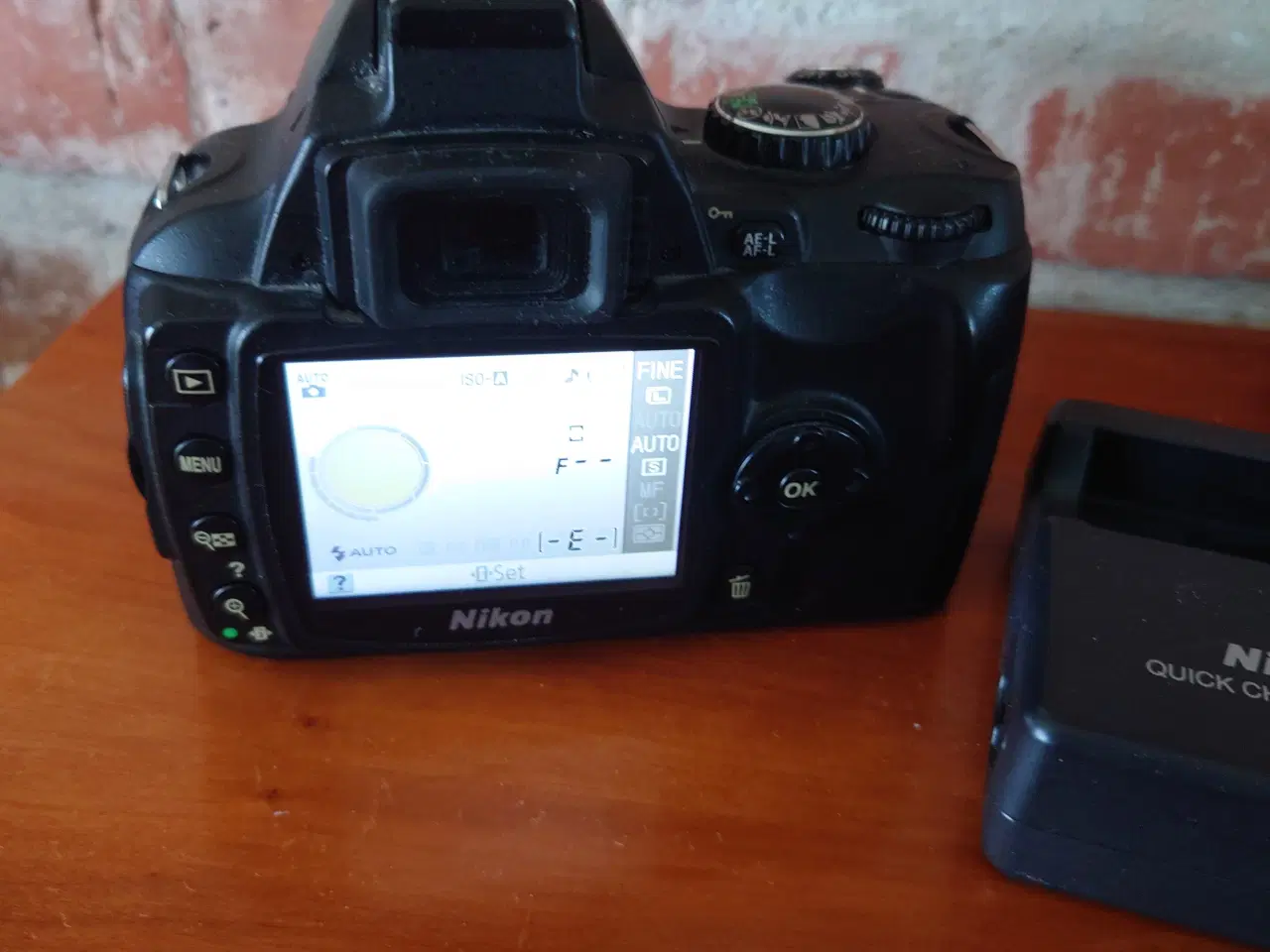 Billede 3 - Nikon D40 6 mp, batteri og lader 