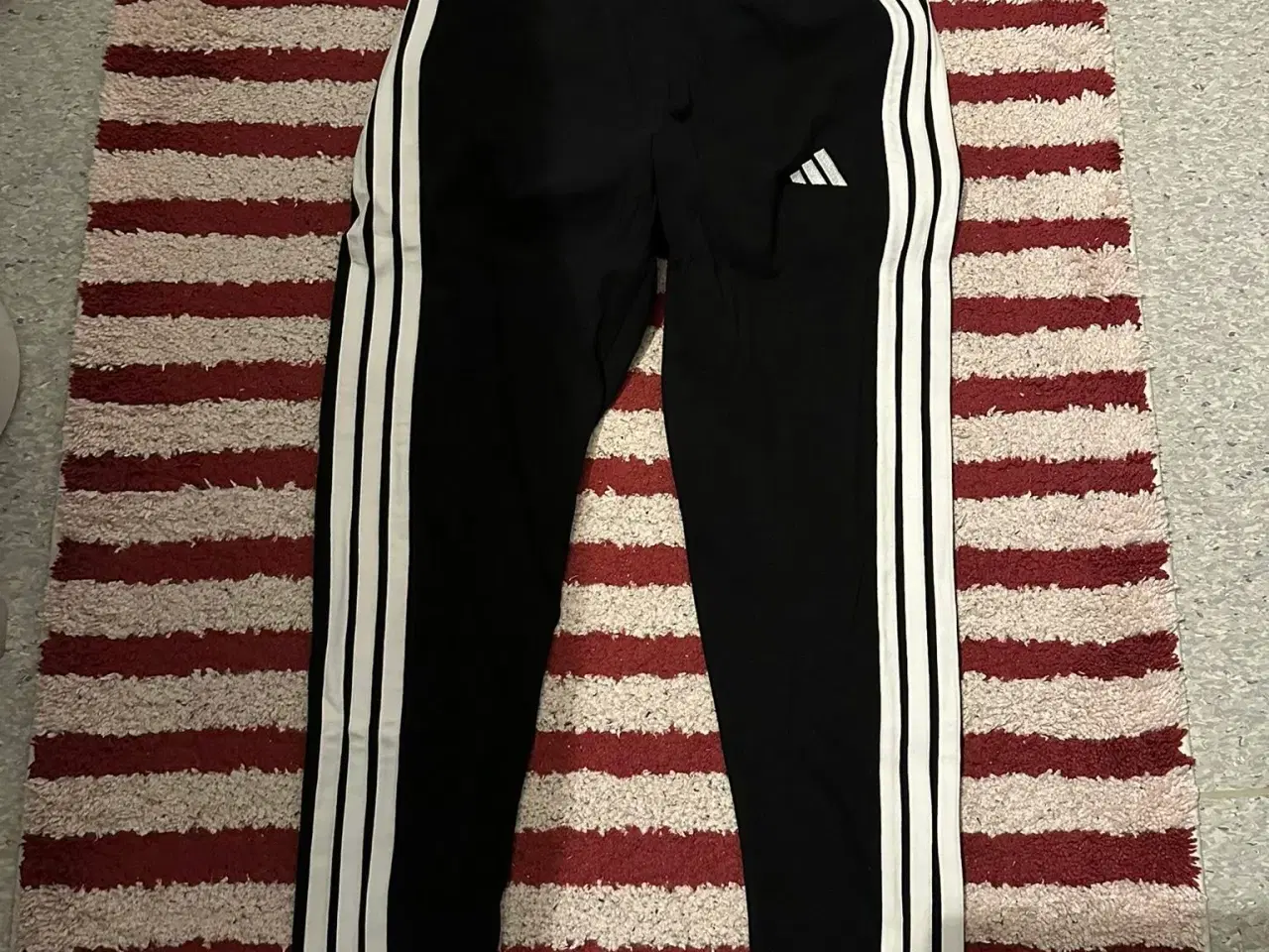 Billede 1 - sport bukser str  ca XL adidas 