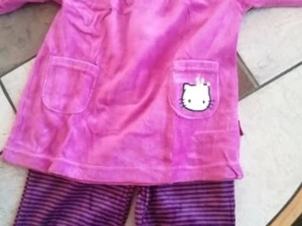 Billede 3 - Sæt og kjoler