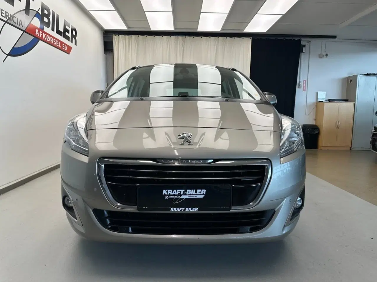 Billede 6 - Peugeot 5008 1,6 BlueHDi 120 Allure 7prs