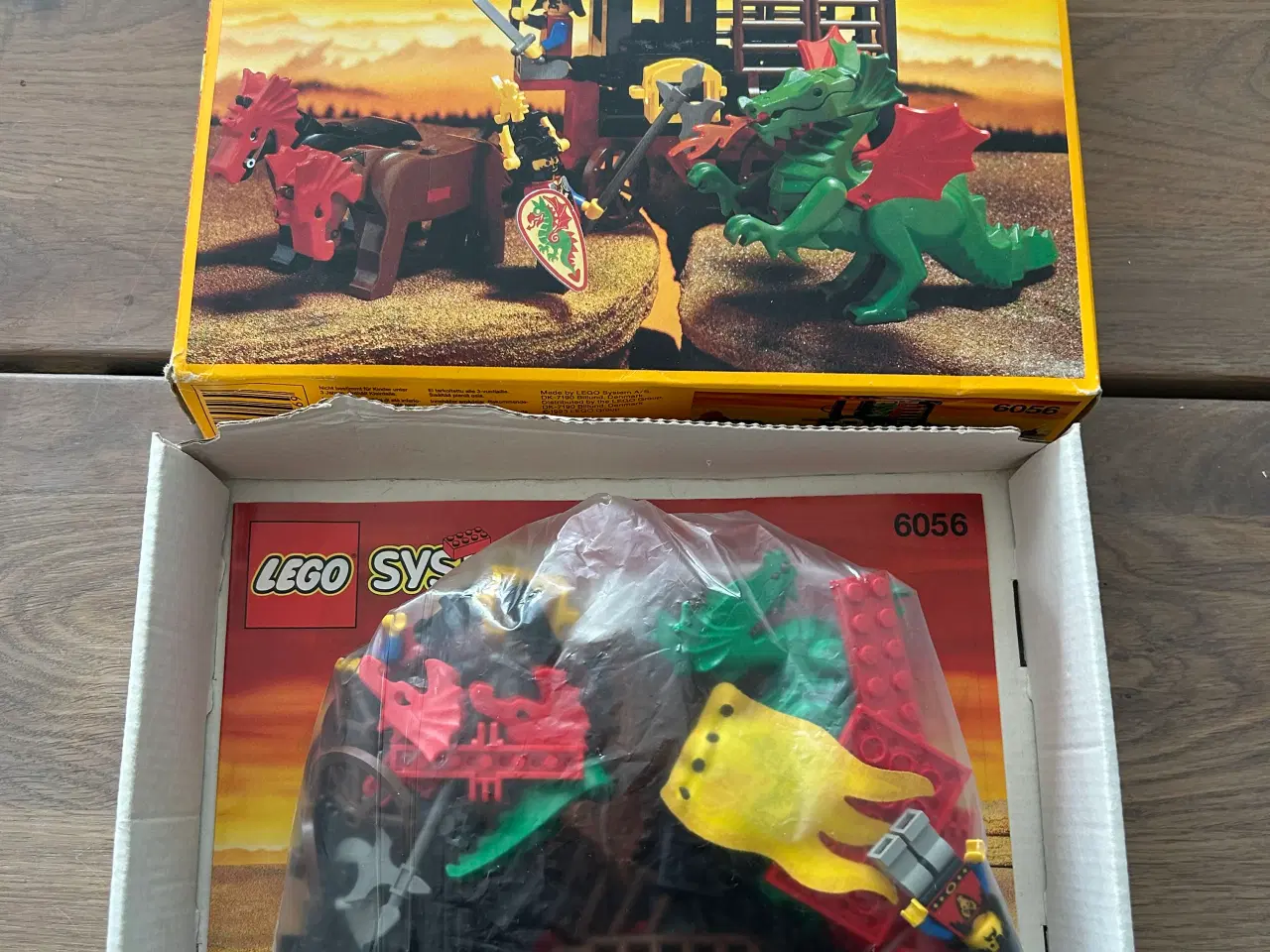 Billede 2 - LEGO 6056 Dragon Wagon – Komplet m. æske & manual 