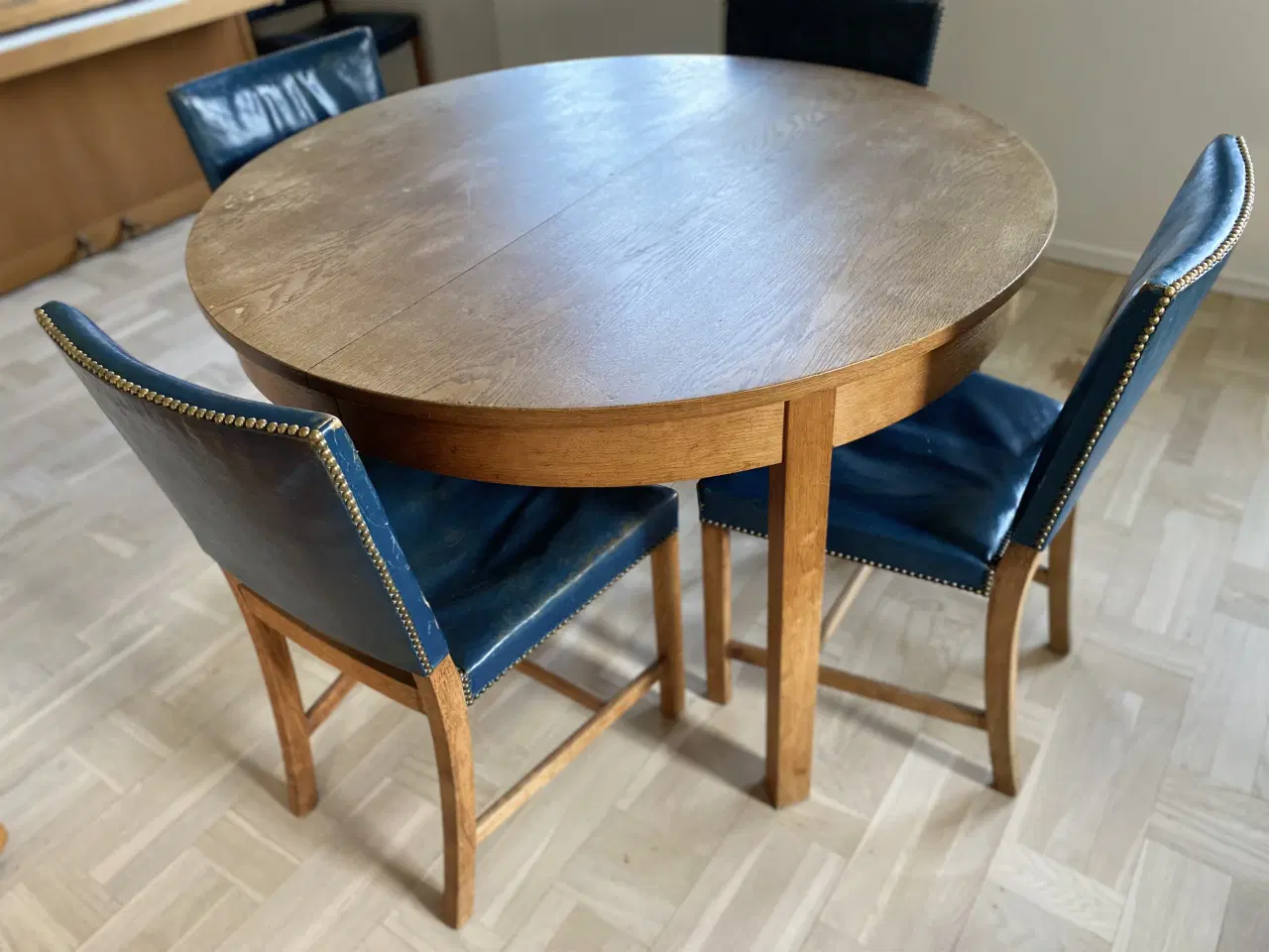 Billede 1 - Antik spisebord med stole 