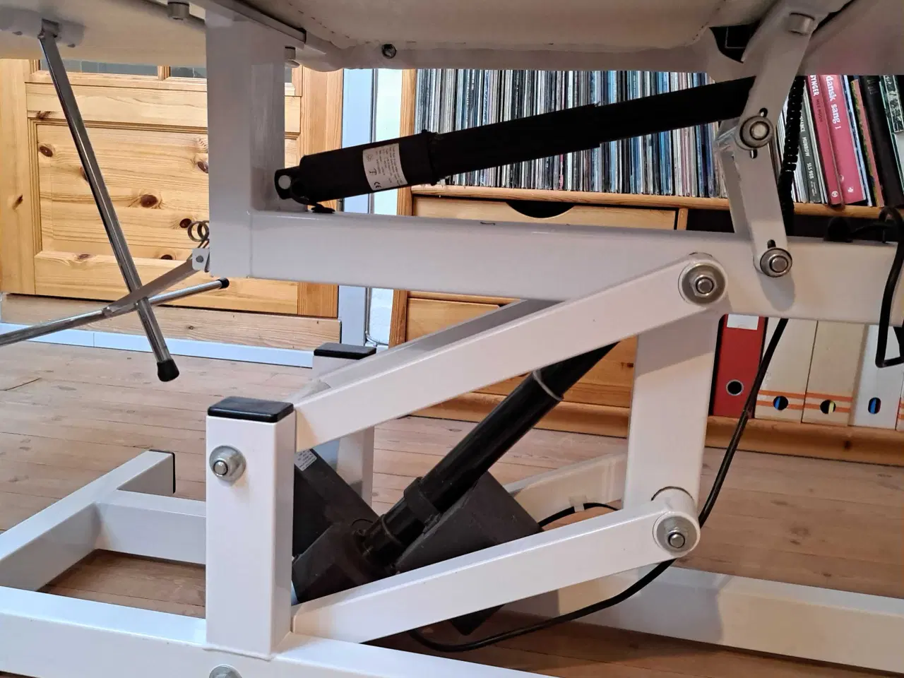 Billede 8 - "Sorisa" Kosmetologstol/Behandlerbriks