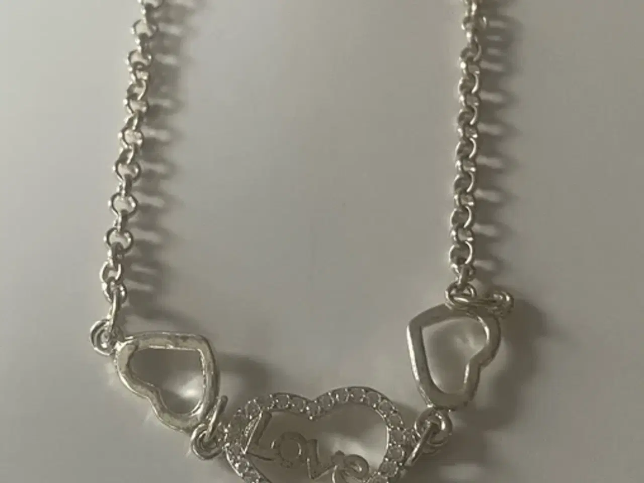 Billede 1 - * Sterlingsølv; Kærligheds-armbånd - med 3 hjerter